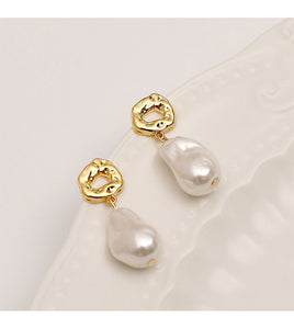 Venetian pearl earrings